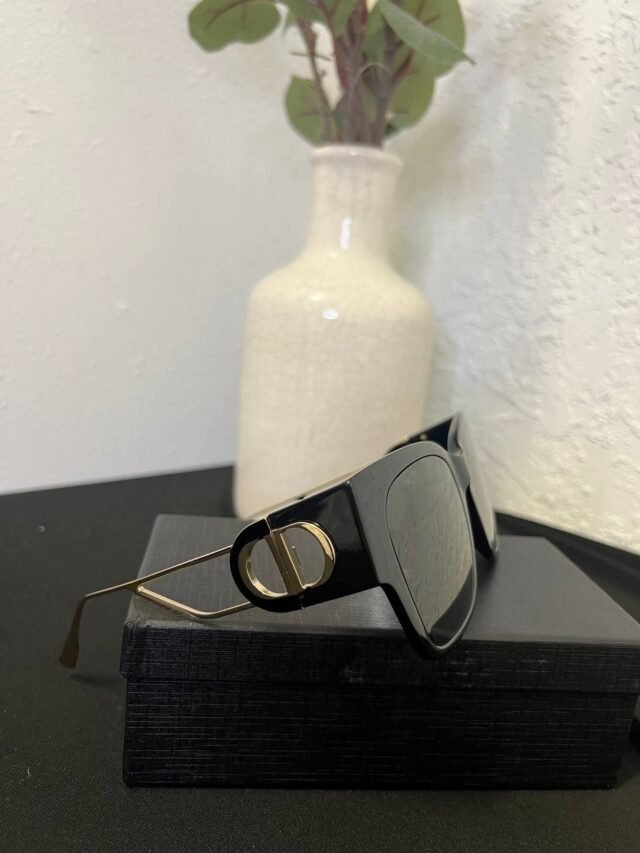 CD BLACK SUNGLASSES