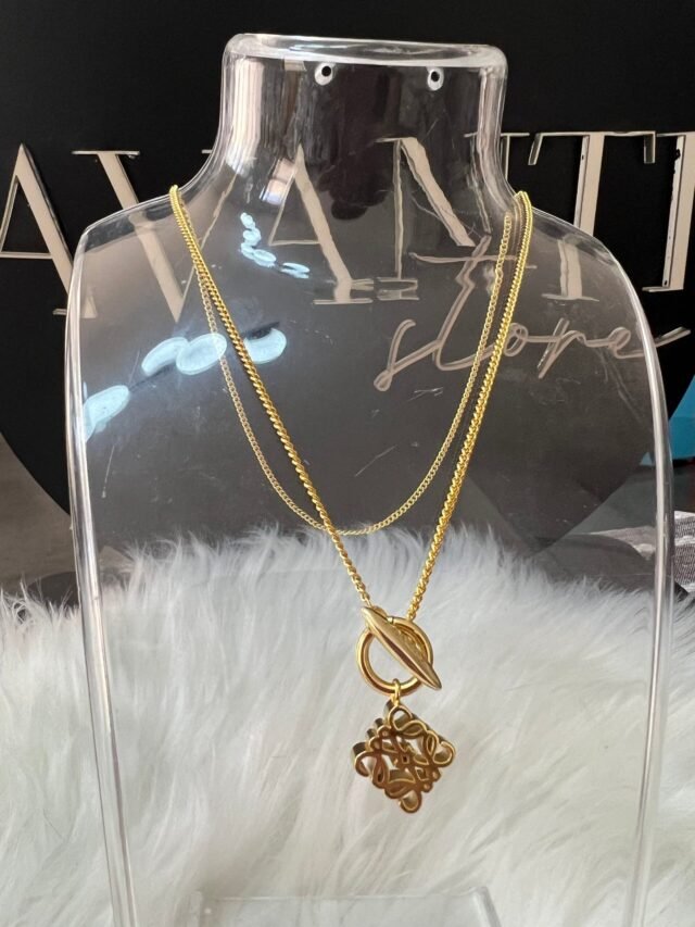 L GOLD NECKLACE