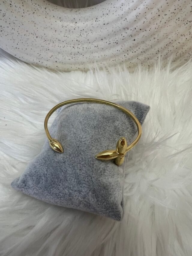 L GOLD BANGLE - Image 3