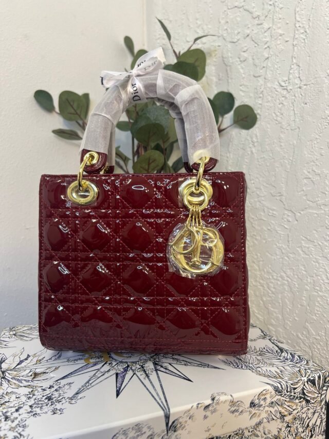 LADY RED MEDIUM - Image 3