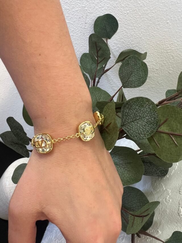 V CRYSTAL ADJUSTABLE BRACELET - Image 2