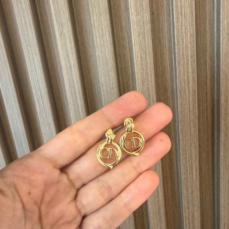 C GOLD HOOP
