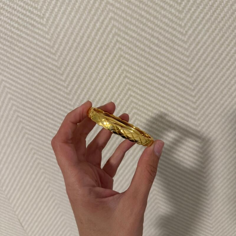 C GOLD BRACELET