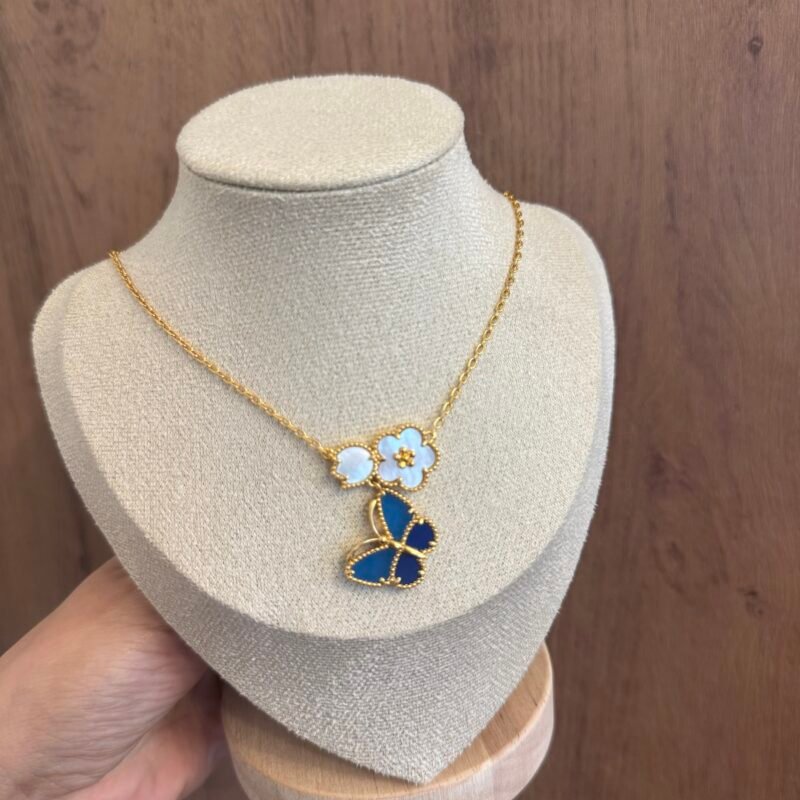 CLOVER BUTTERFLY NECKLACE